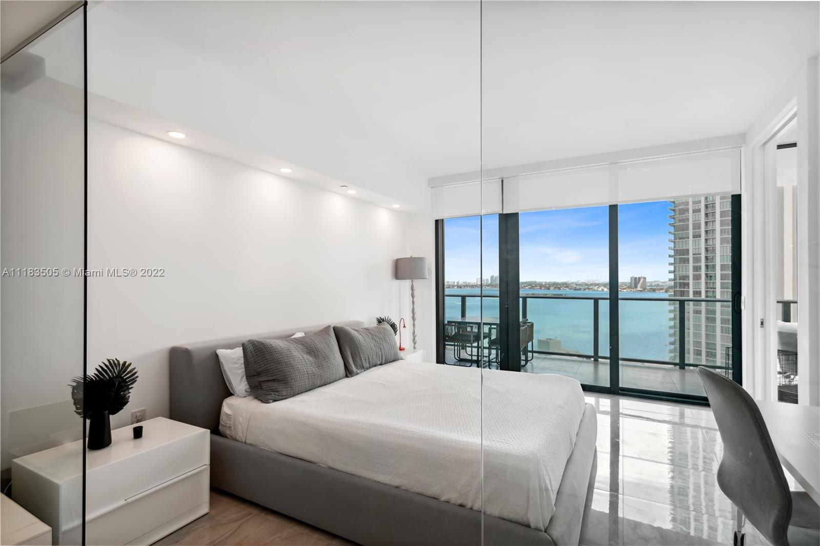 PARAISO BAY CONDO - Residential