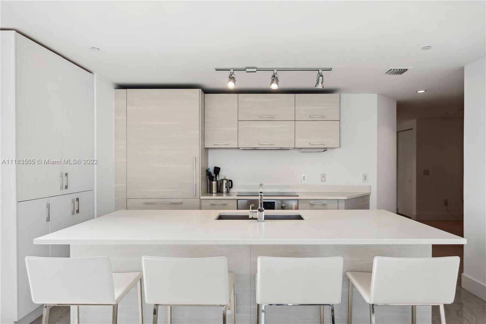 PARAISO BAY CONDO - Residential