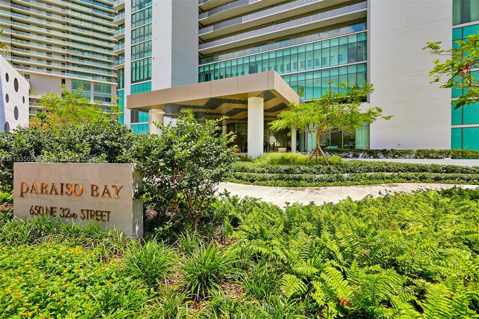 PARAISO BAY CONDO - Residential