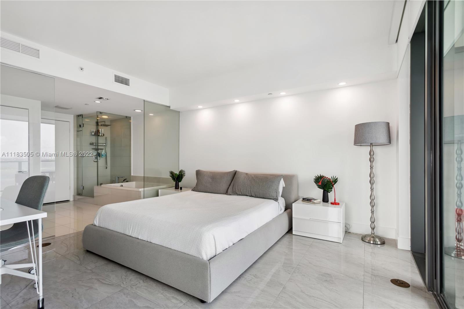 PARAISO BAY CONDO - Residential