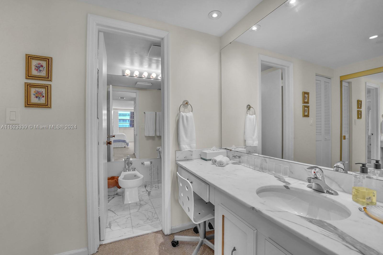 KEY BISCAYNE COMMODORE CL - Residential Lease