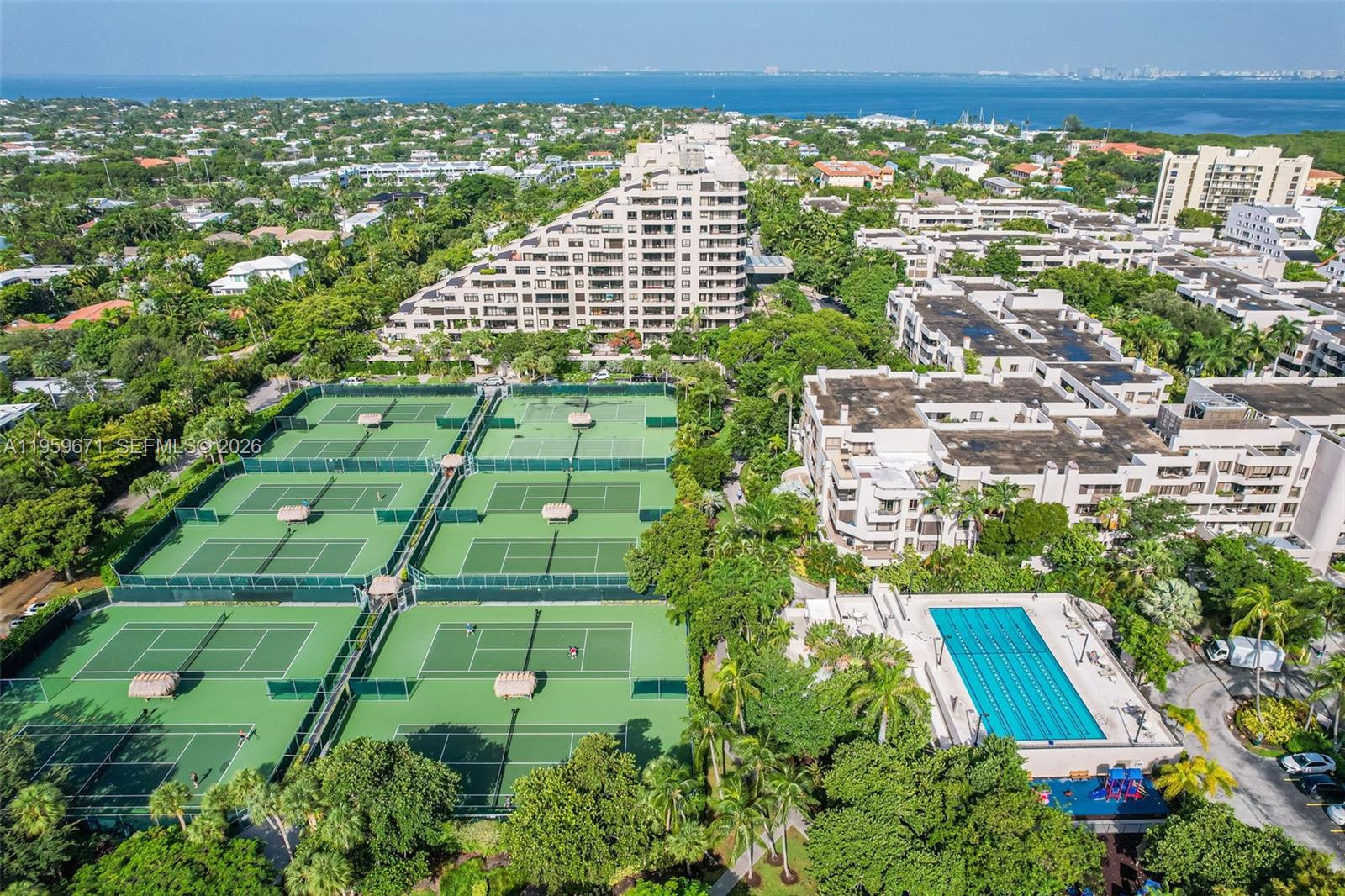 THE EMERALDBAY @ KEY COLO - Residential