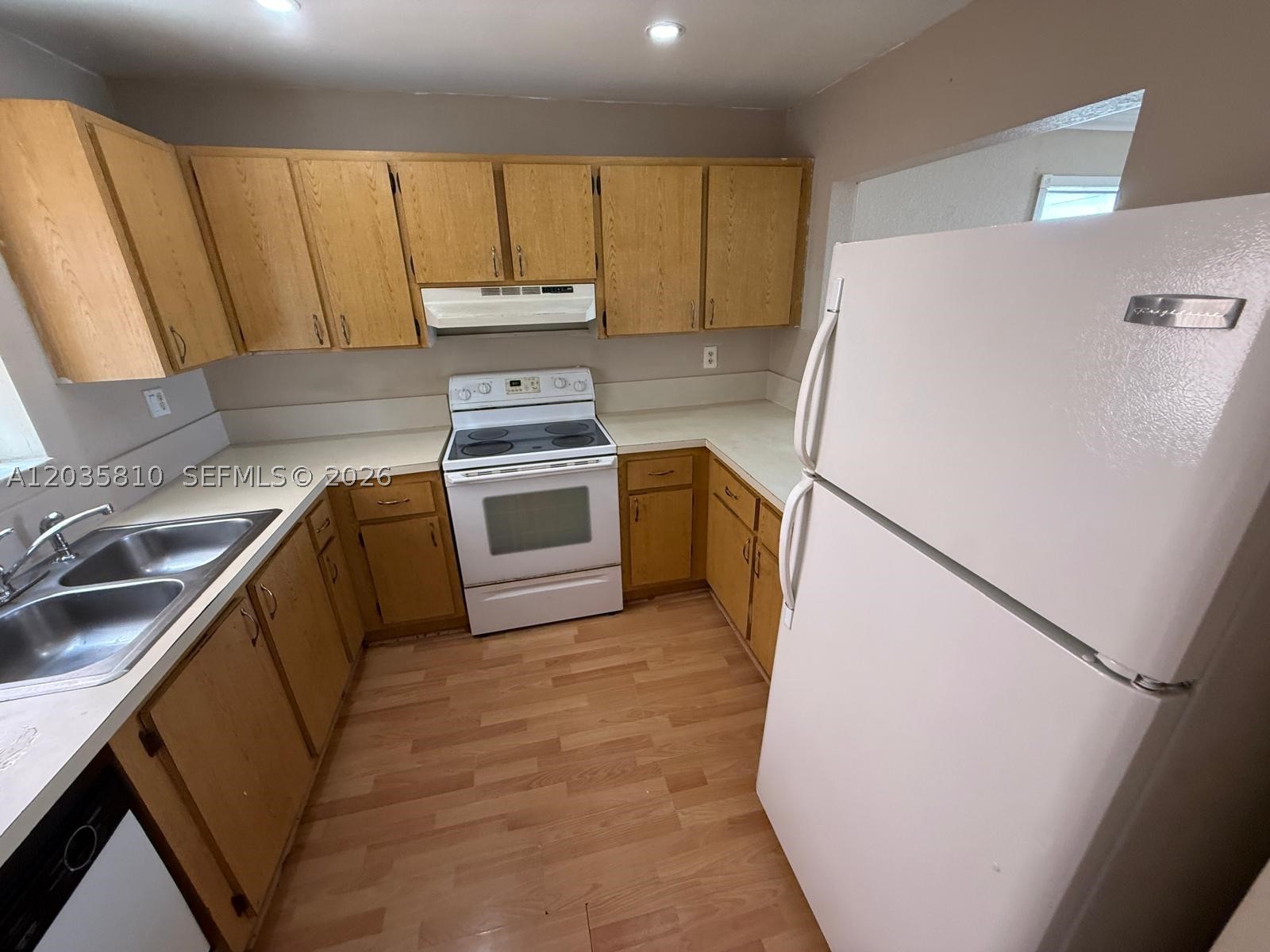 VILLA LUISA CONDO - Residential Lease