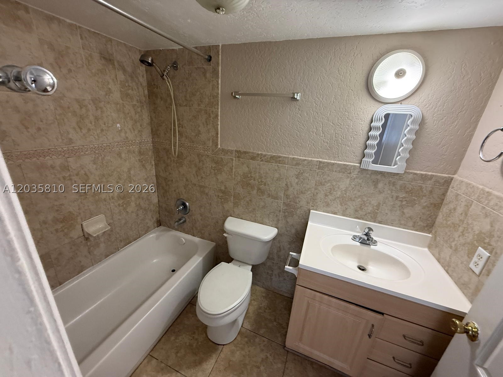 VILLA LUISA CONDO - Residential Lease