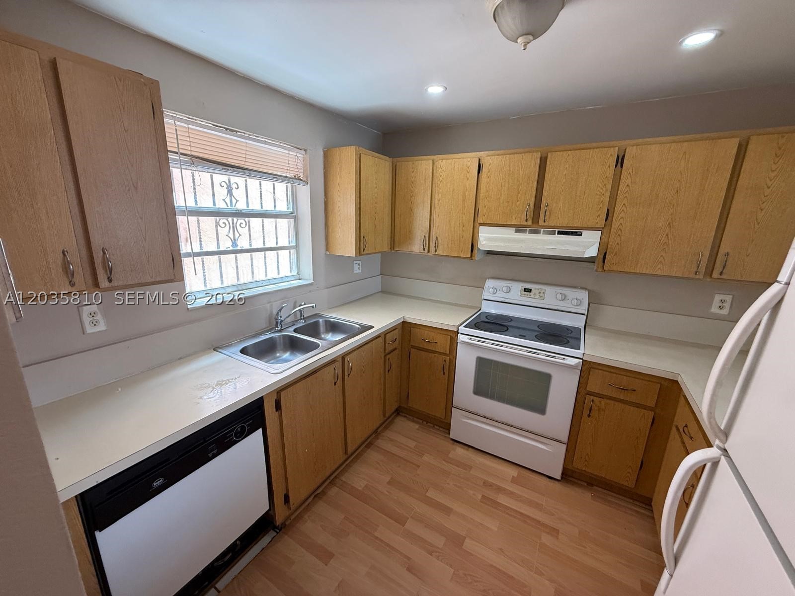 VILLA LUISA CONDO - Residential Lease