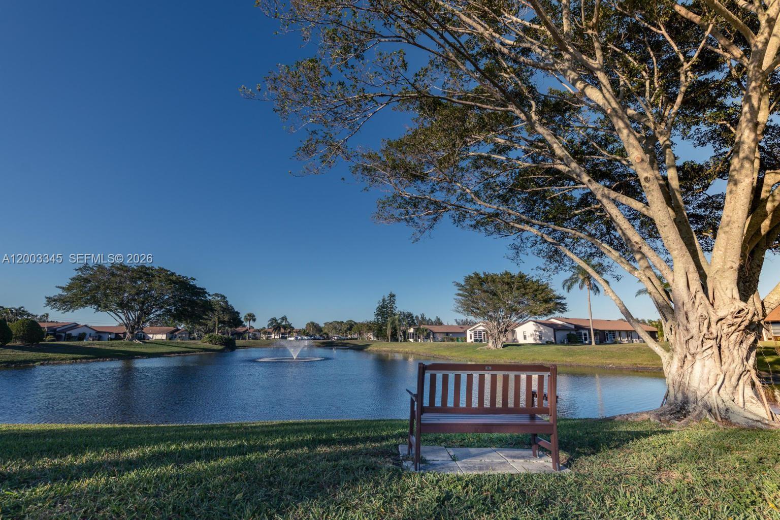 TWIN LAKES SOUTH & TOWN V - Residential