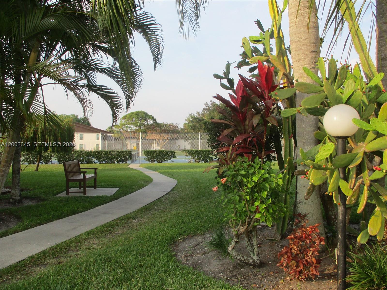 TWIN LAKES SOUTH & TOWN V - Residential