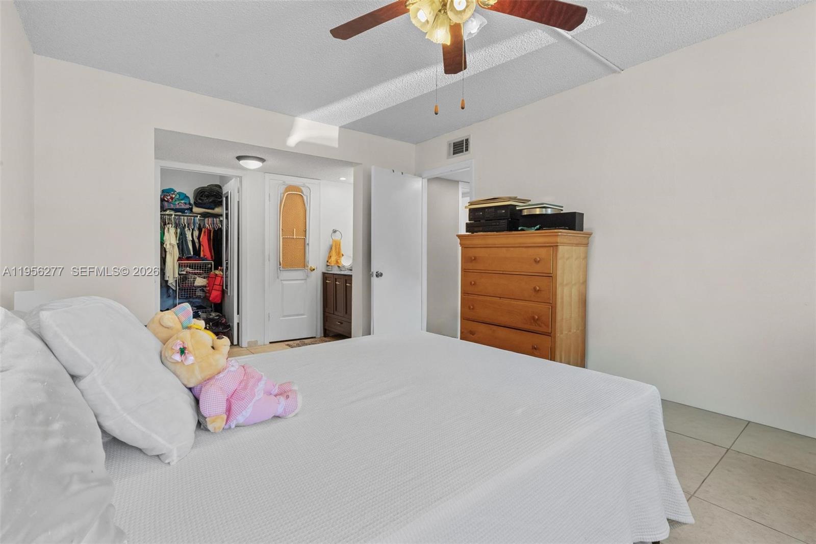 WILLOW WALK OF KENDALL CO - Residential