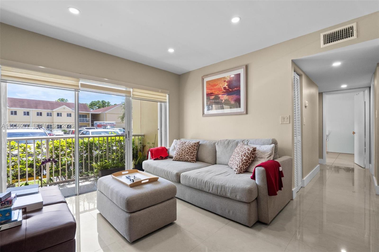 WILLOW WALK OF KENDALL CO - Residential