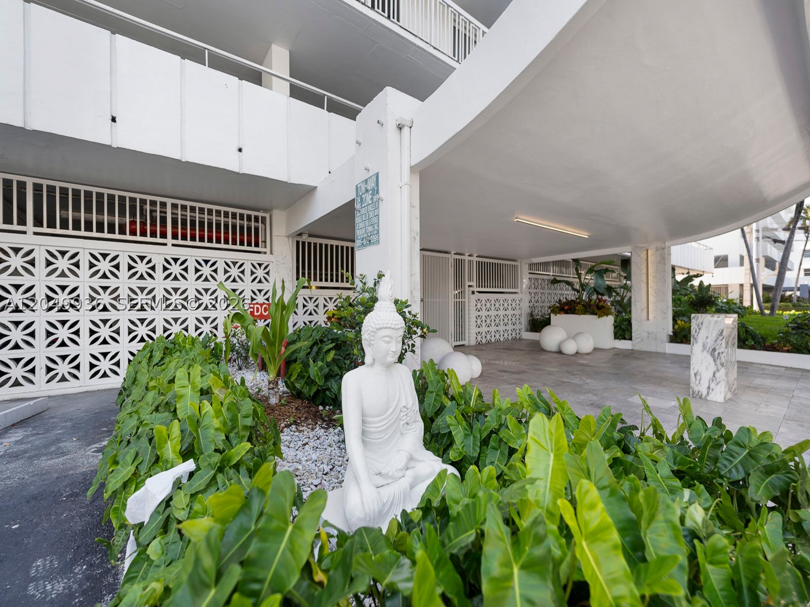 THE PRESIDENTIAL CONDO - Residential