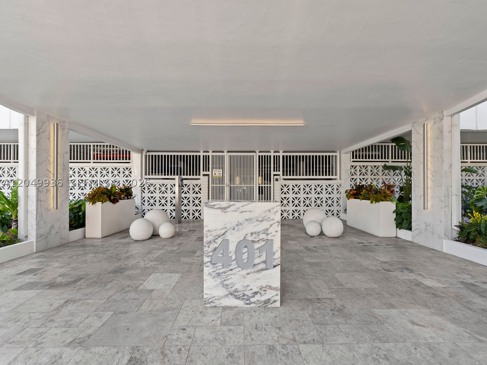 THE PRESIDENTIAL CONDO - Residential