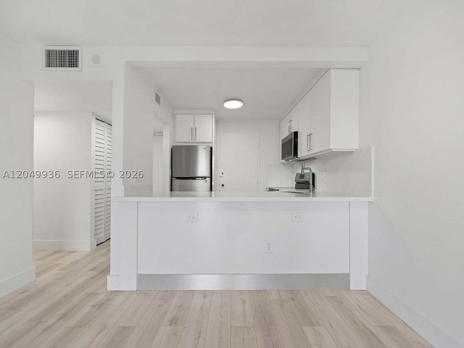 THE PRESIDENTIAL CONDO - Residential