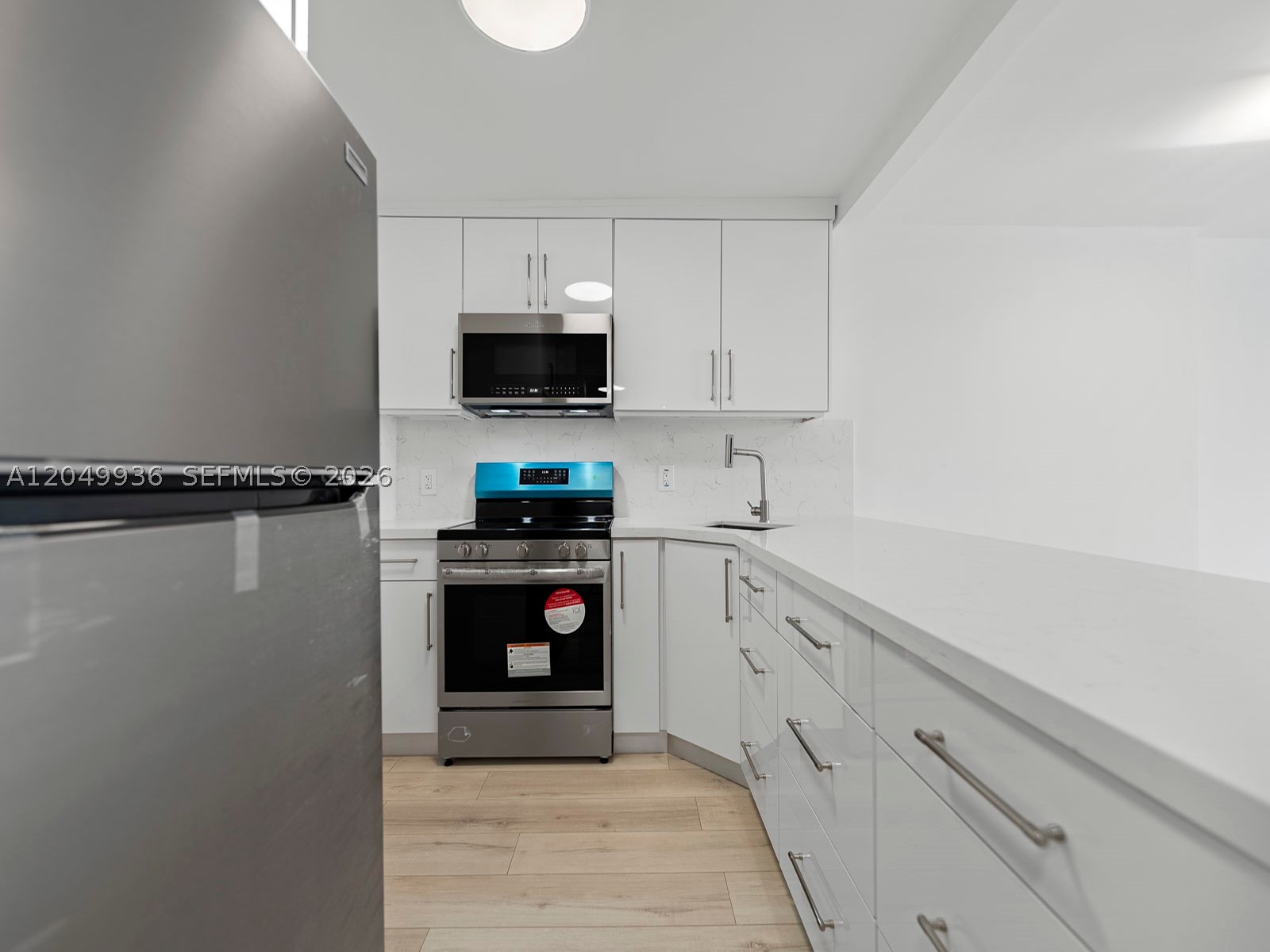 THE PRESIDENTIAL CONDO - Residential