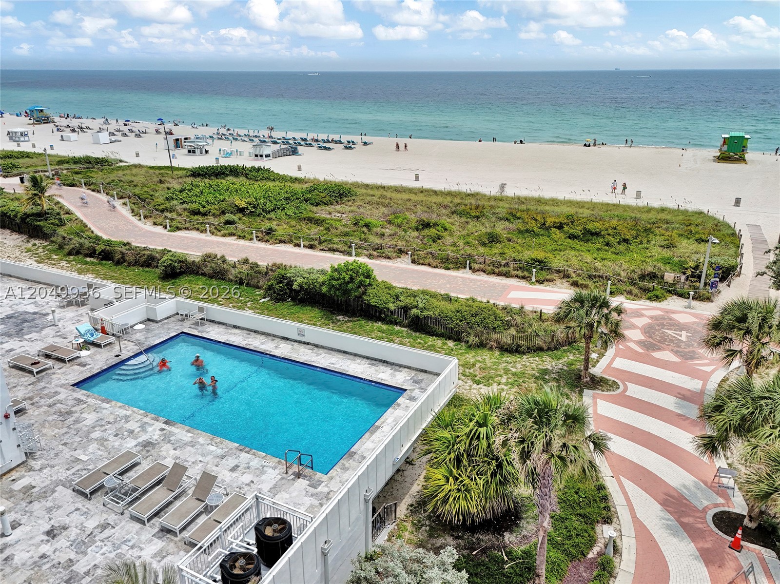 THE PRESIDENTIAL CONDO - Residential