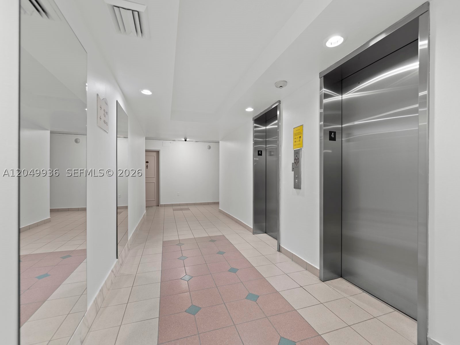 THE PRESIDENTIAL CONDO - Residential