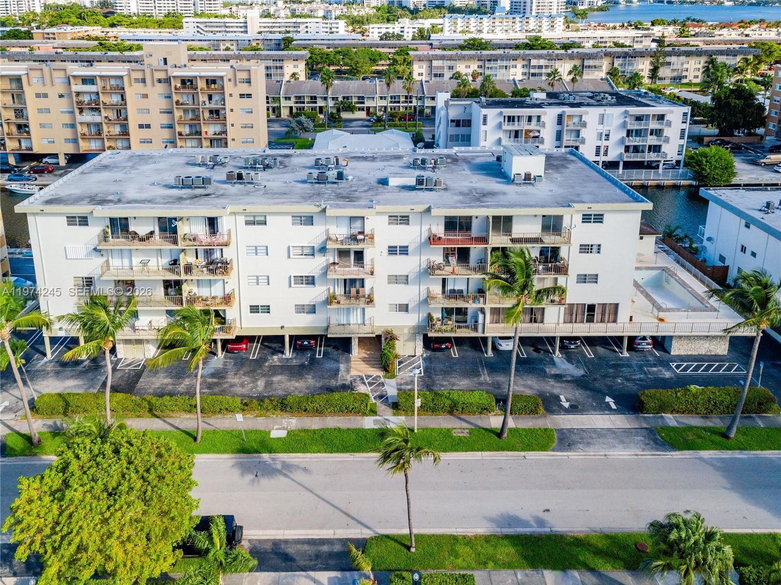 CARIBBEAN HOUSE CONDO - Residential