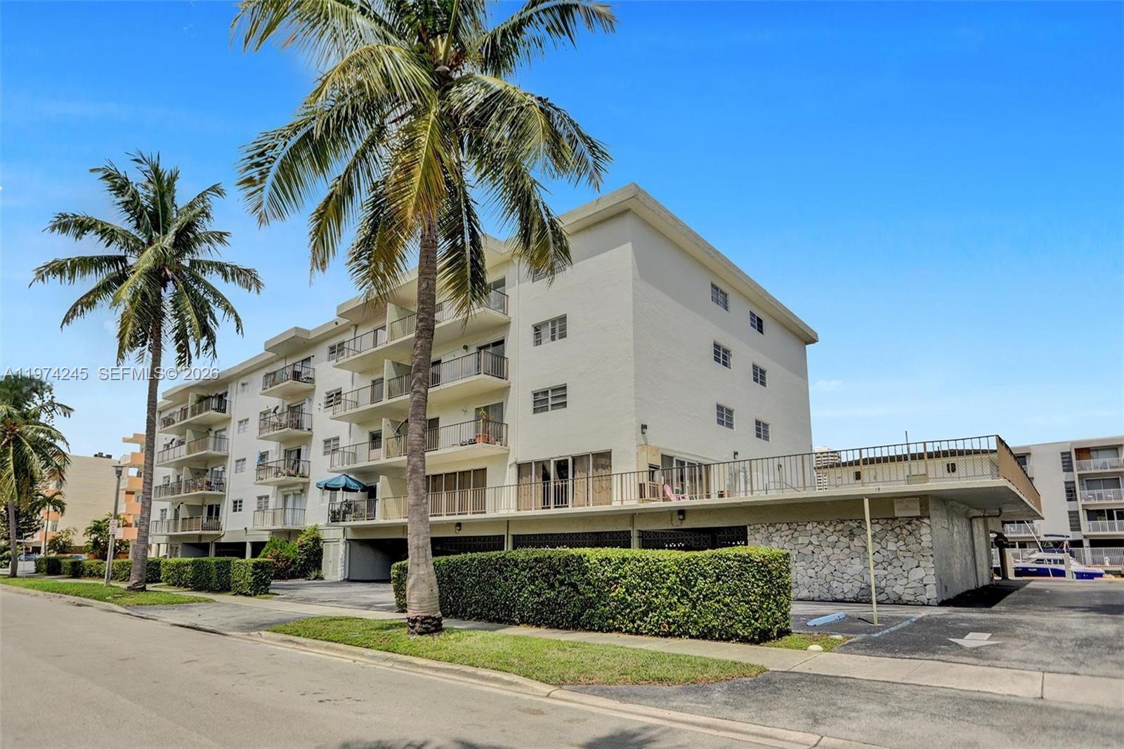 CARIBBEAN HOUSE CONDO - Residential