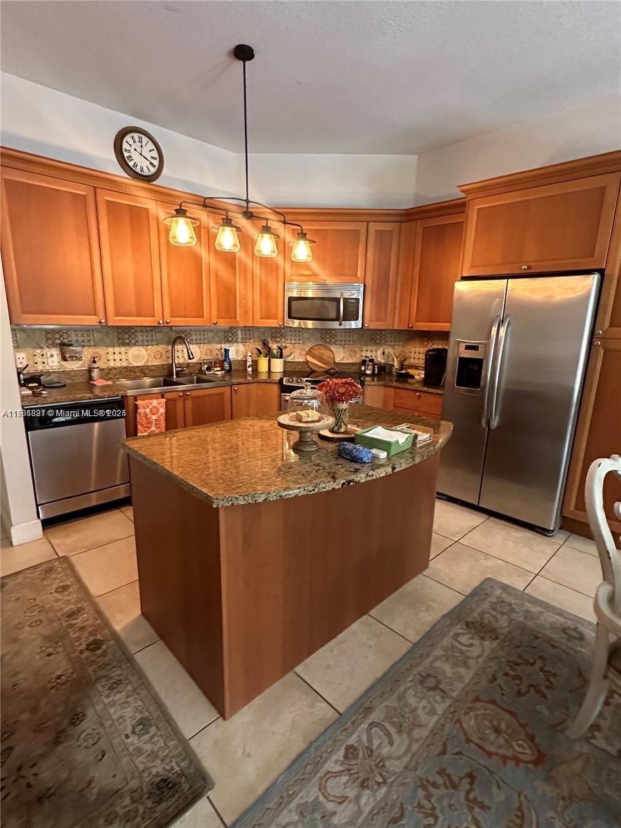 55 MERRICK CONDO - Residential Lease