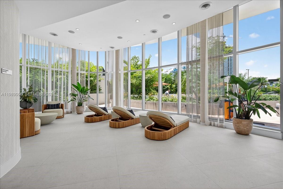 ARIA RESERVE - Residential