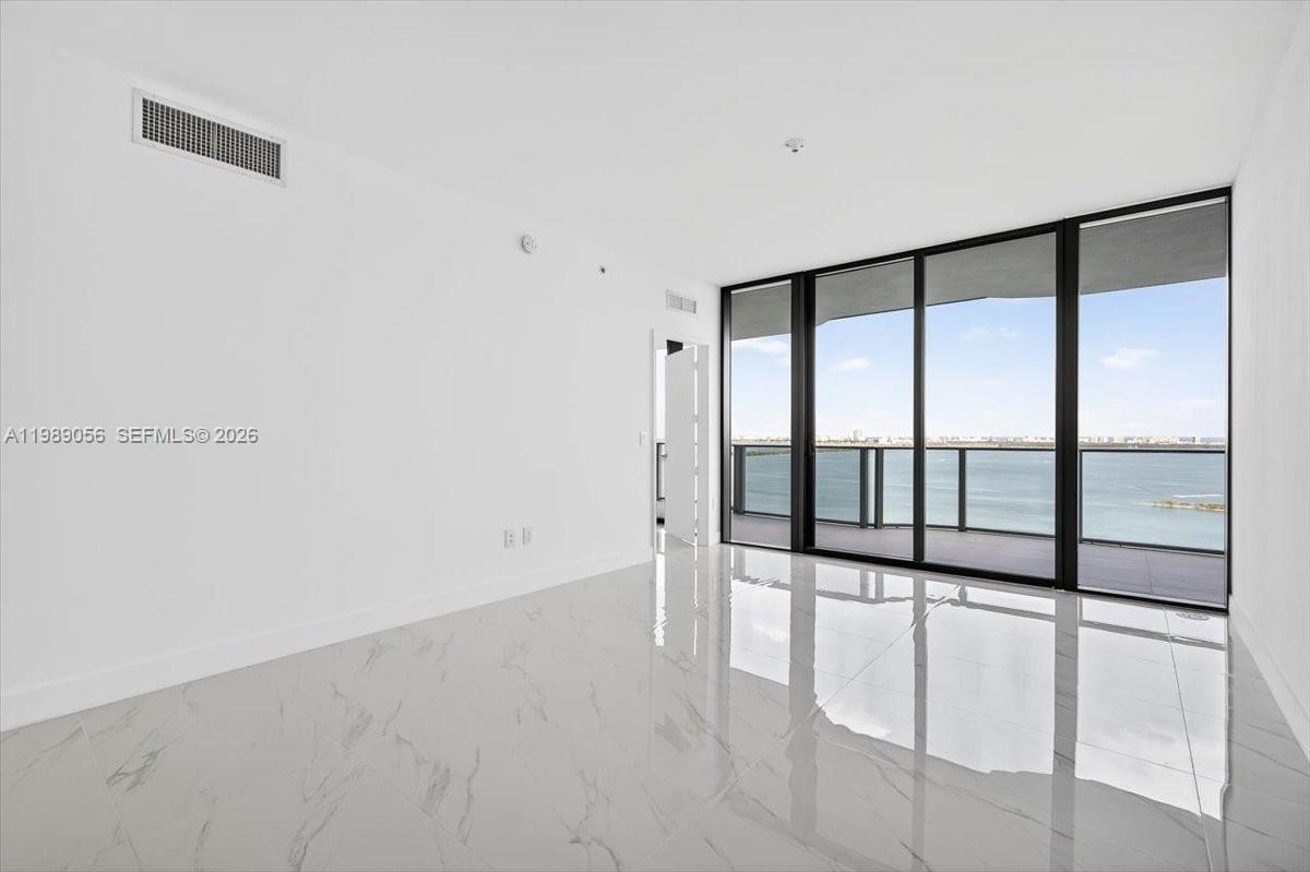 ARIA RESERVE - Residential