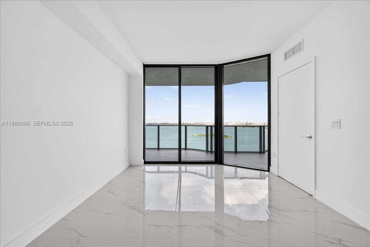 ARIA RESERVE - Residential