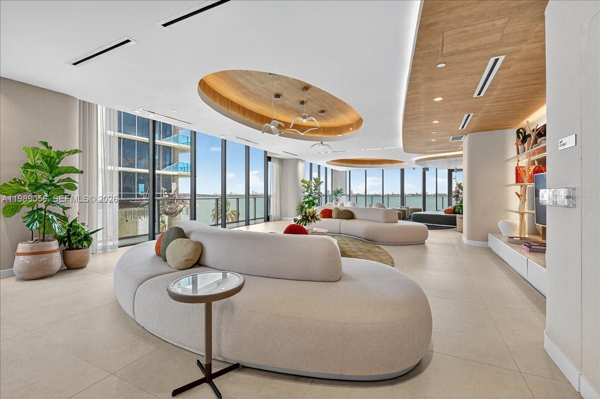 ARIA RESERVE - Residential