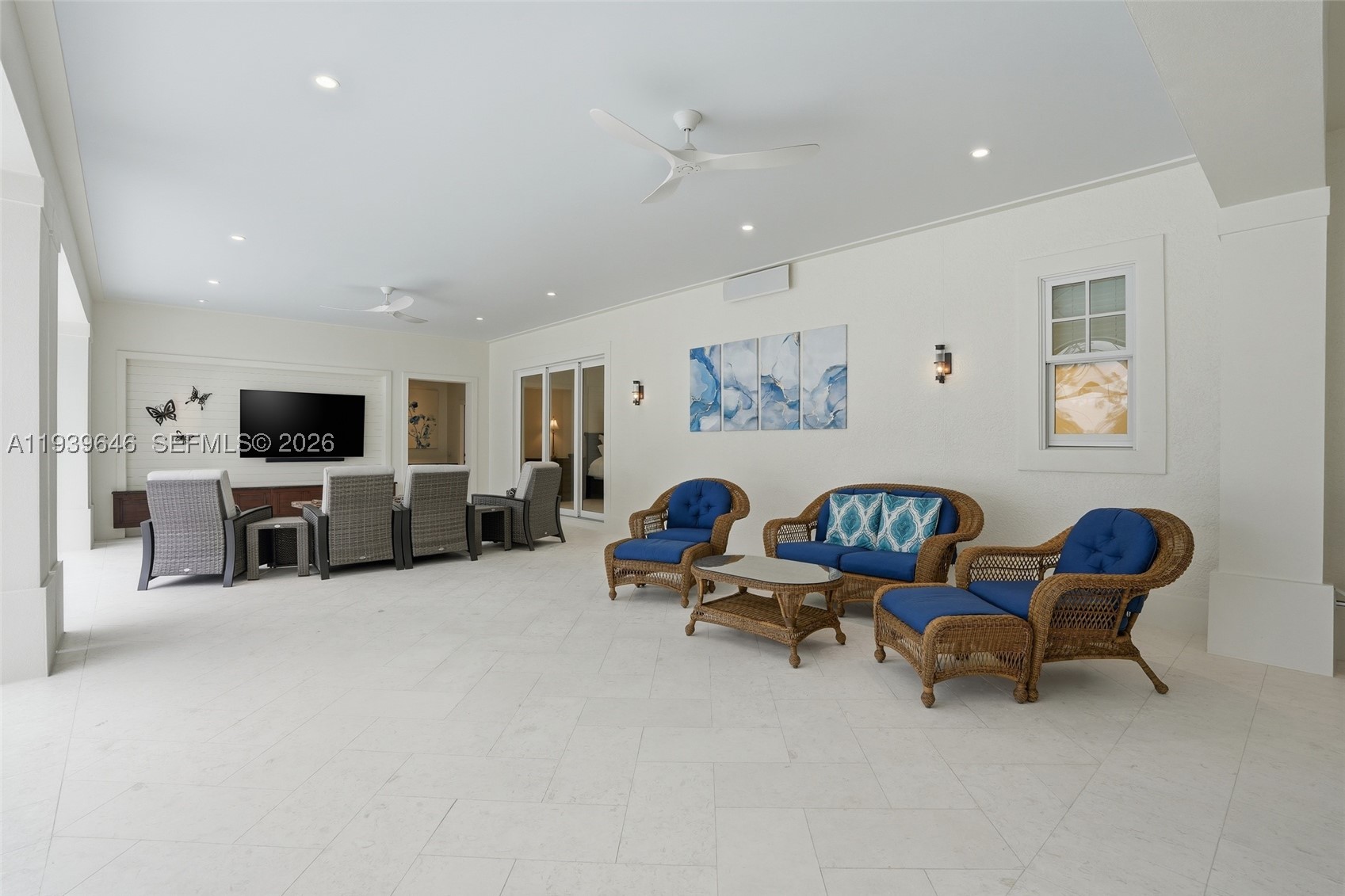 COLONIAL FARMS - Residential