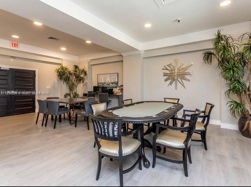 WAVE CONDO - Residential Lease