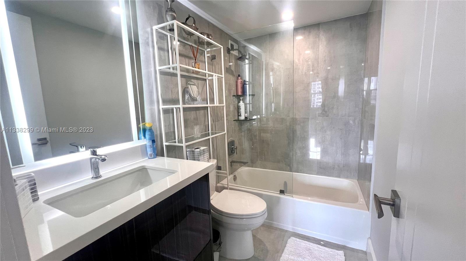 WAVE CONDO - Residential Lease