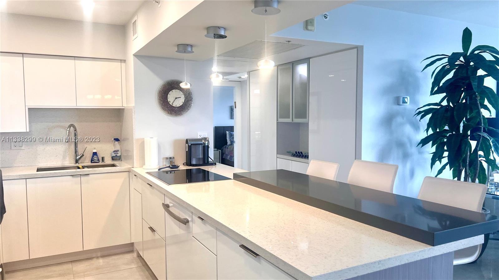 WAVE CONDO - Residential Lease