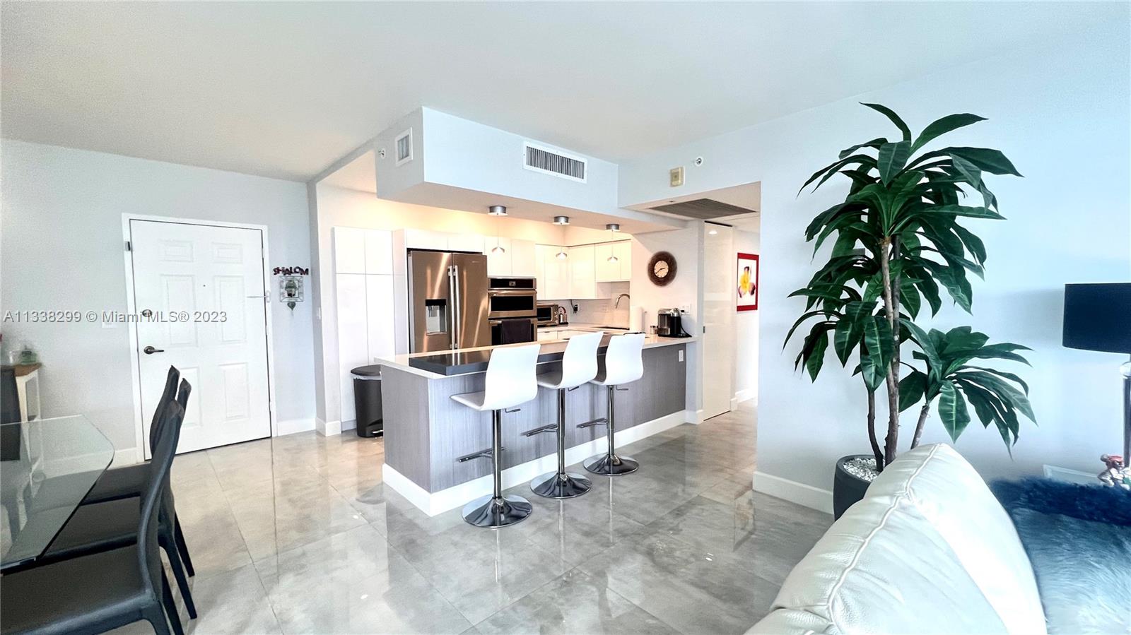 WAVE CONDO - Residential Lease