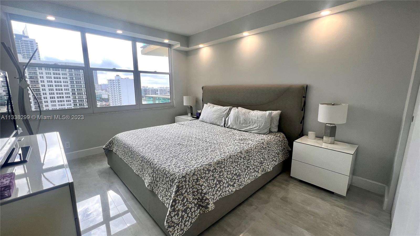 WAVE CONDO - Residential Lease