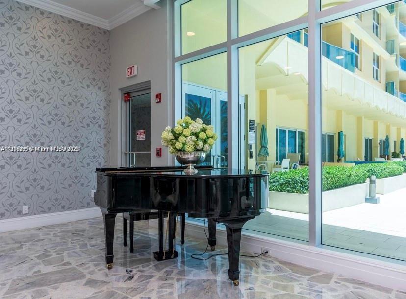 WAVE CONDO - Residential Lease