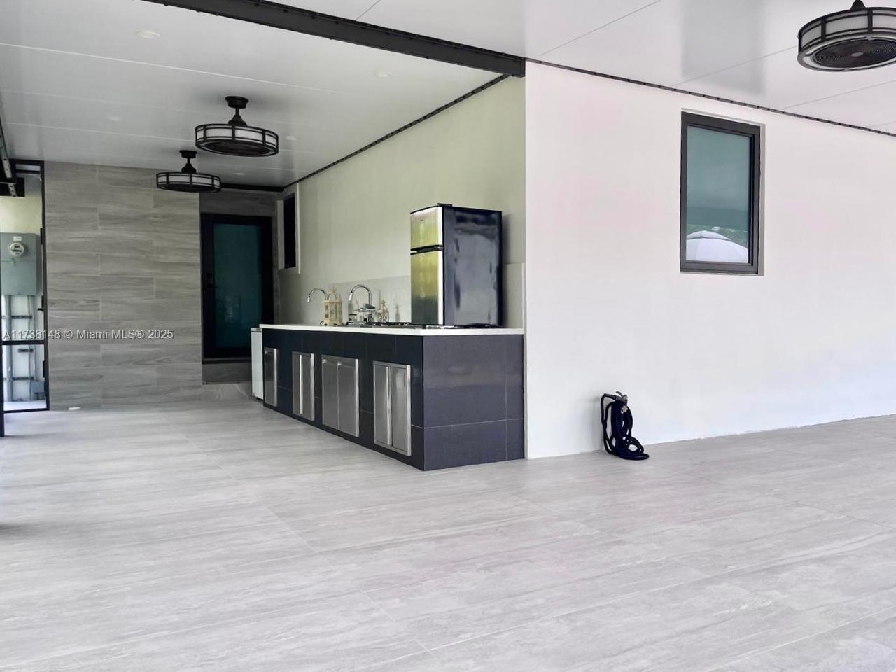 COUNTRY CLUB ESTS SEC 2 - Residential