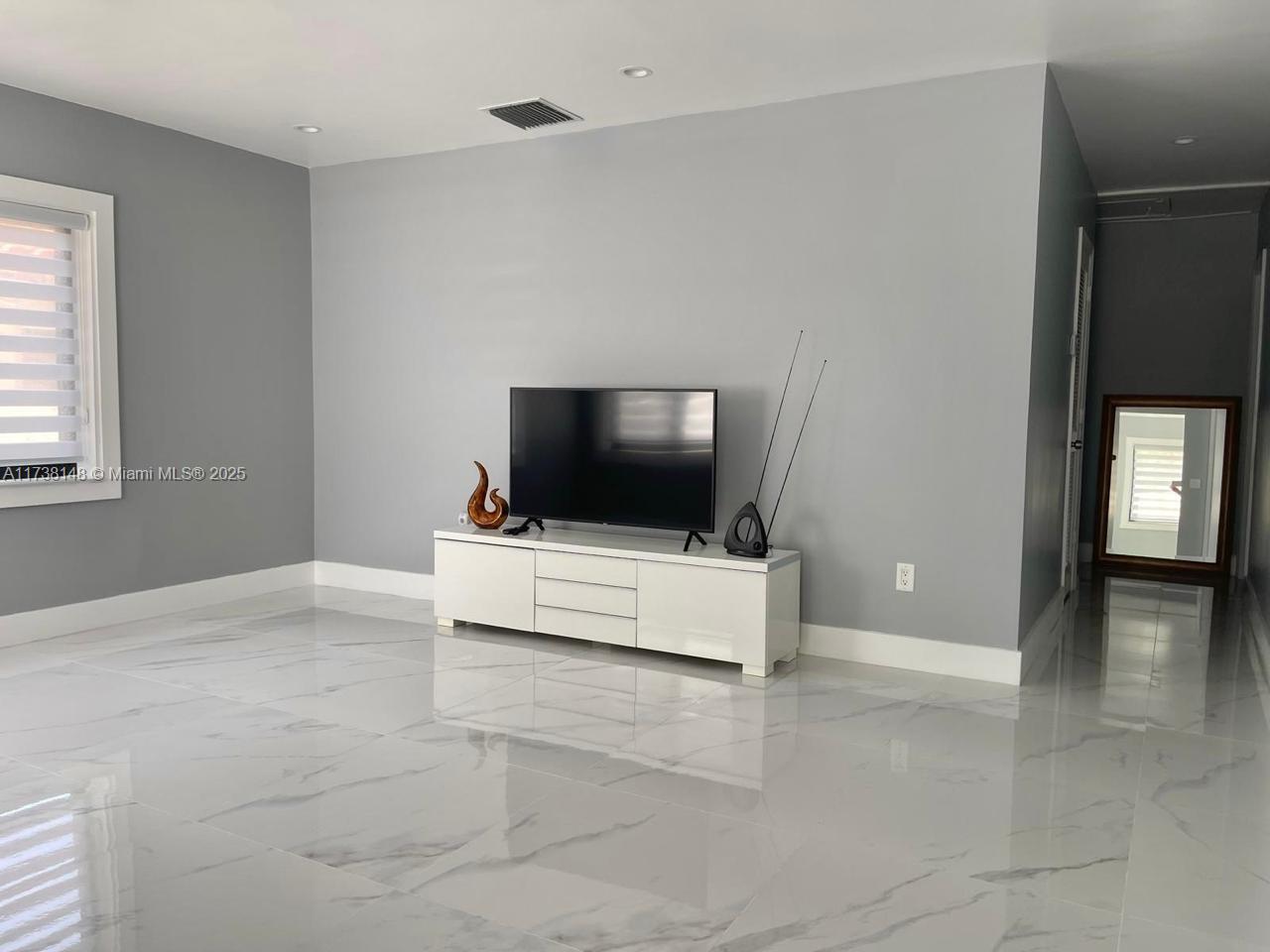 COUNTRY CLUB ESTS SEC 2 - Residential