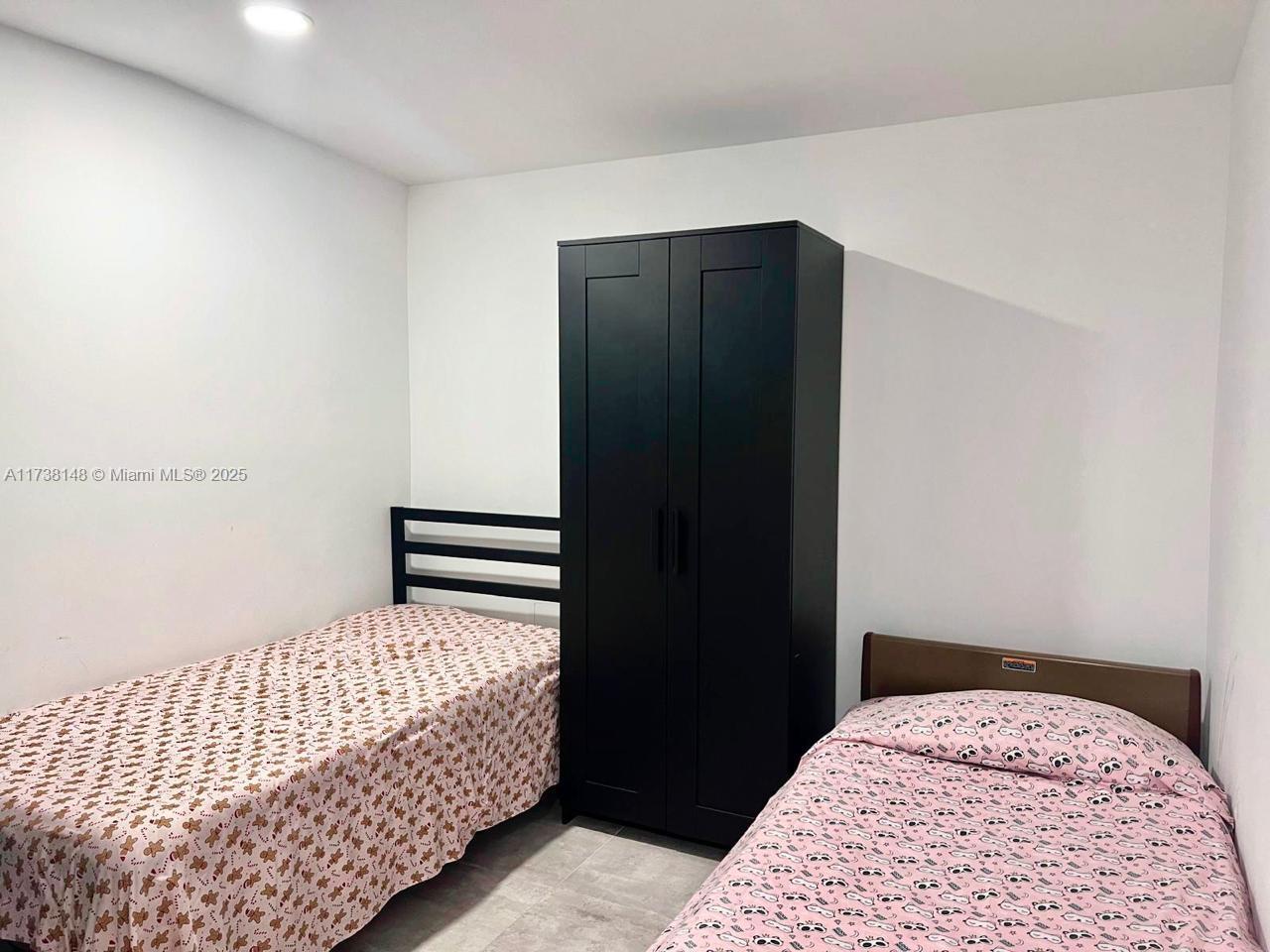 COUNTRY CLUB ESTS SEC 2 - Residential