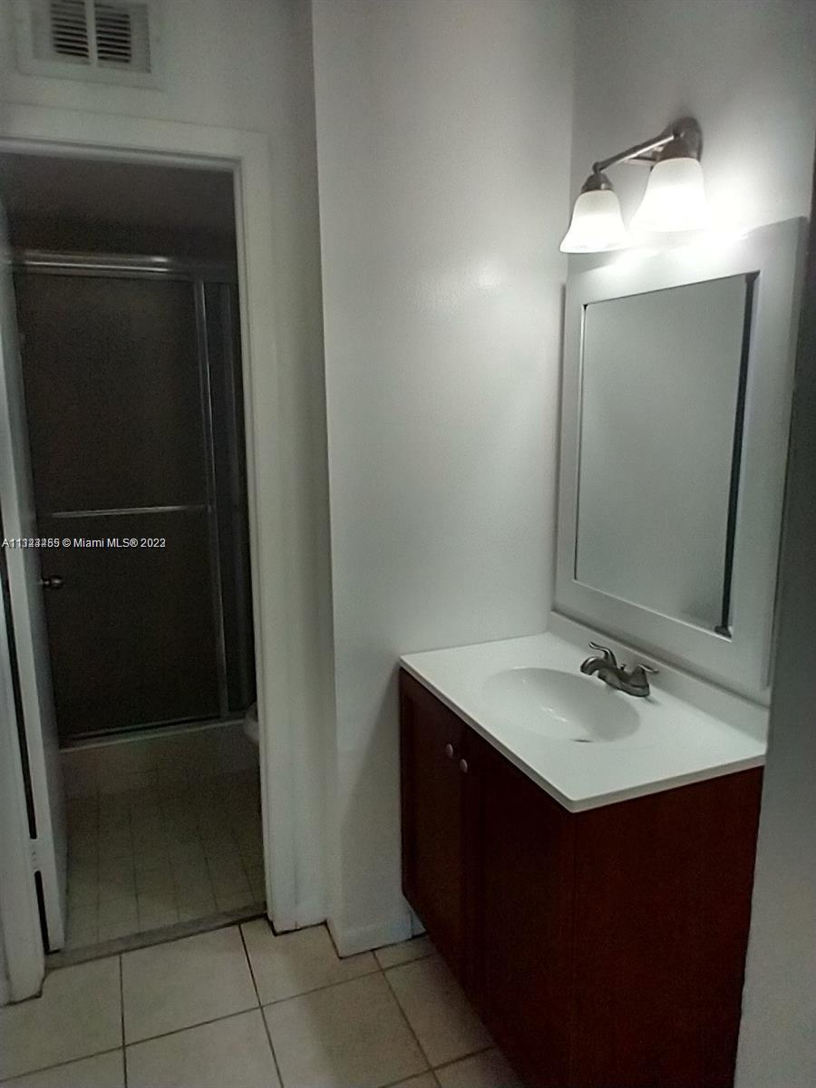 ISLES OF INVERRARY II CON - Residential Lease