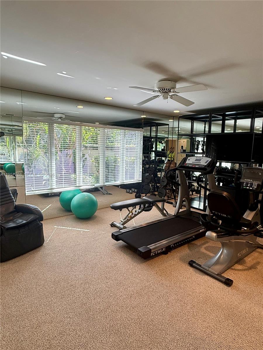 BAYSHORE VILLAS - Residential
