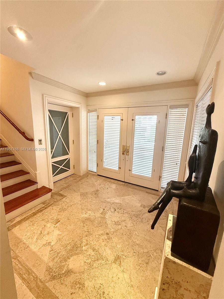 BAYSHORE VILLAS - Residential
