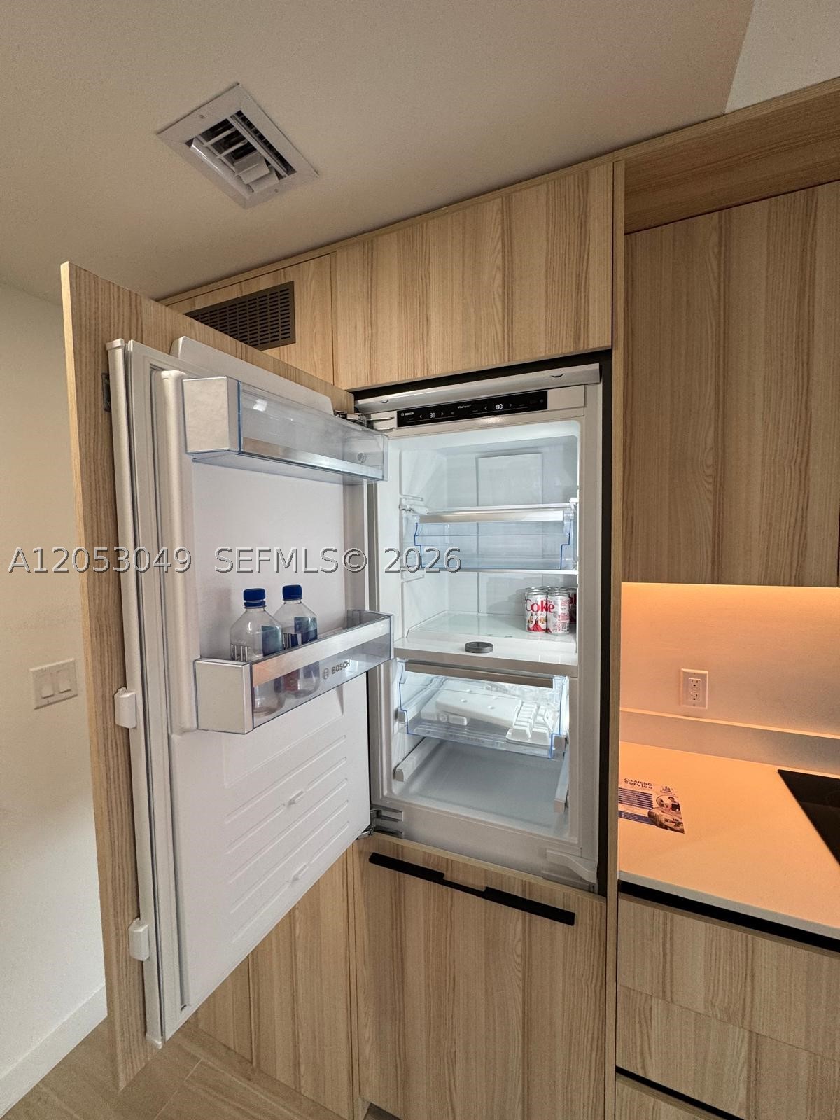 Modern 1 bedroom and 1 bathroom apartment located in the heart of Downtown Miami in District 225. This contemporary residence features an open concept design, modern kitchen with stainless steel appliances, floor-to-ceiling windows and city views. The building offers resort-style amenities including swimming pool, gym, co-working areas and 24-hour security. Short-term rentals are allowed, making it an excellent opportunity for investors or to live. Within walking distance of restaurants, shops, entertainment, Brightline station and with easy access to Brickell, Wynwood and Miami Beach.