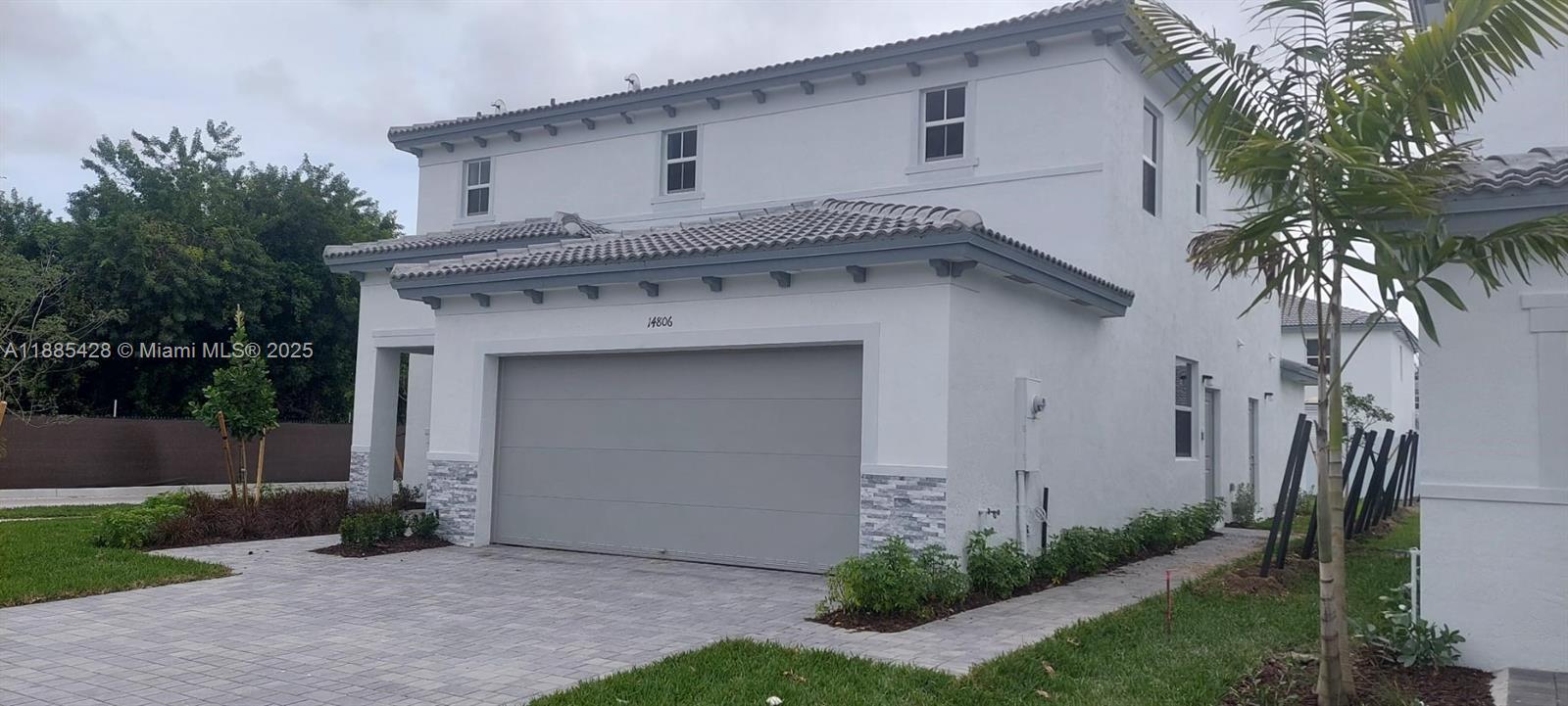 KINGS GROVE - Residential