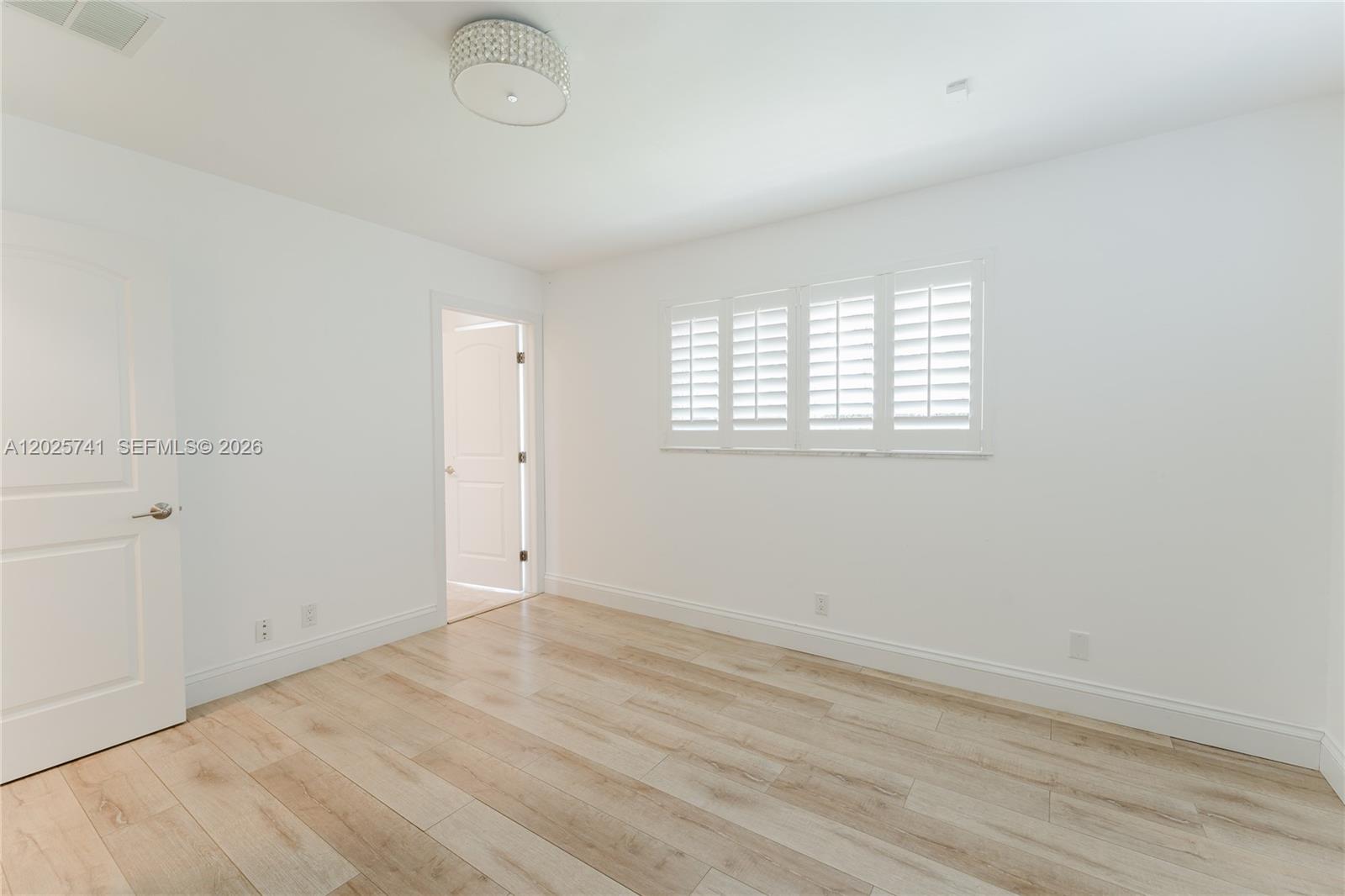IMPERIAL POINT 2 SEC - Residential Lease