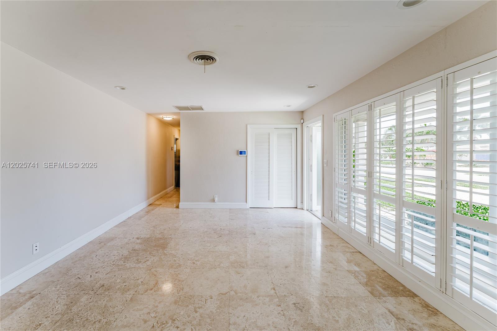IMPERIAL POINT 2 SEC - Residential Lease
