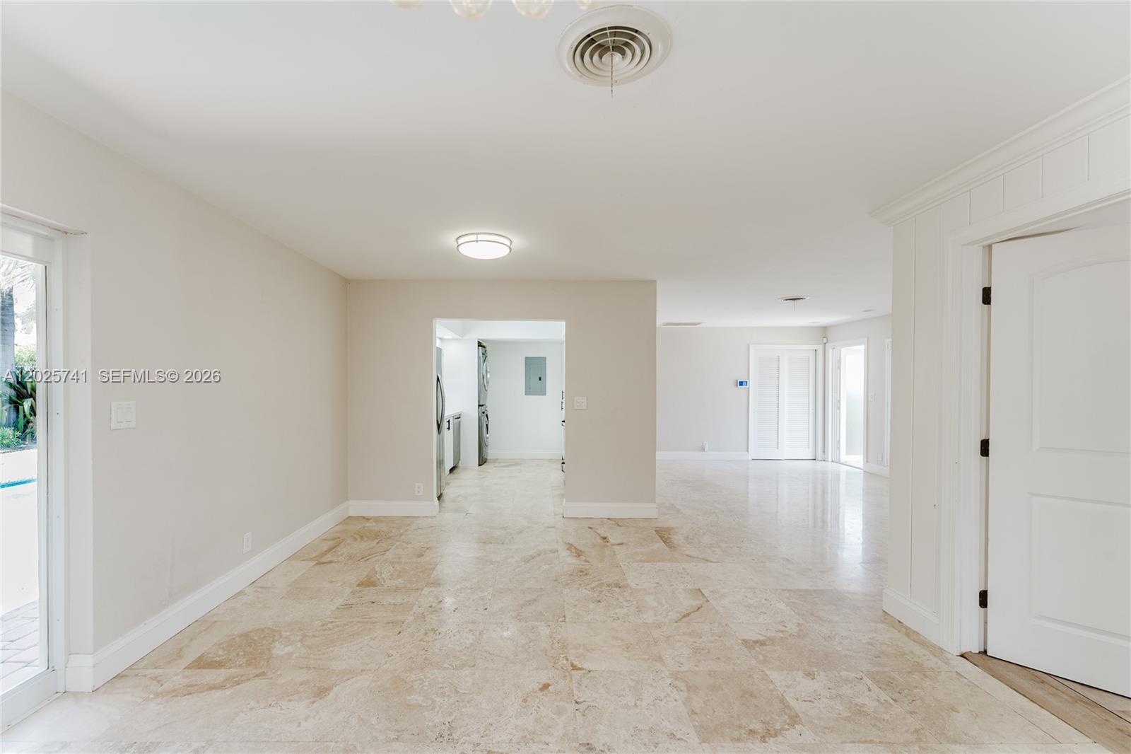 IMPERIAL POINT 2 SEC - Residential Lease