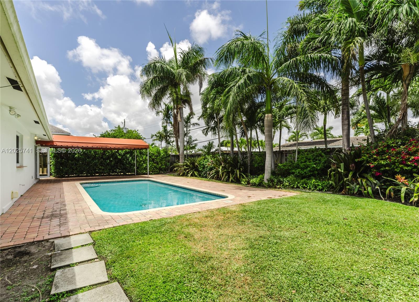 IMPERIAL POINT 2 SEC - Residential Lease