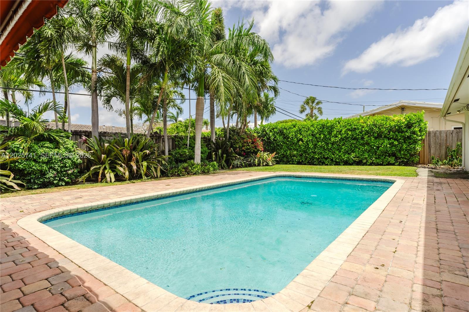IMPERIAL POINT 2 SEC - Residential Lease