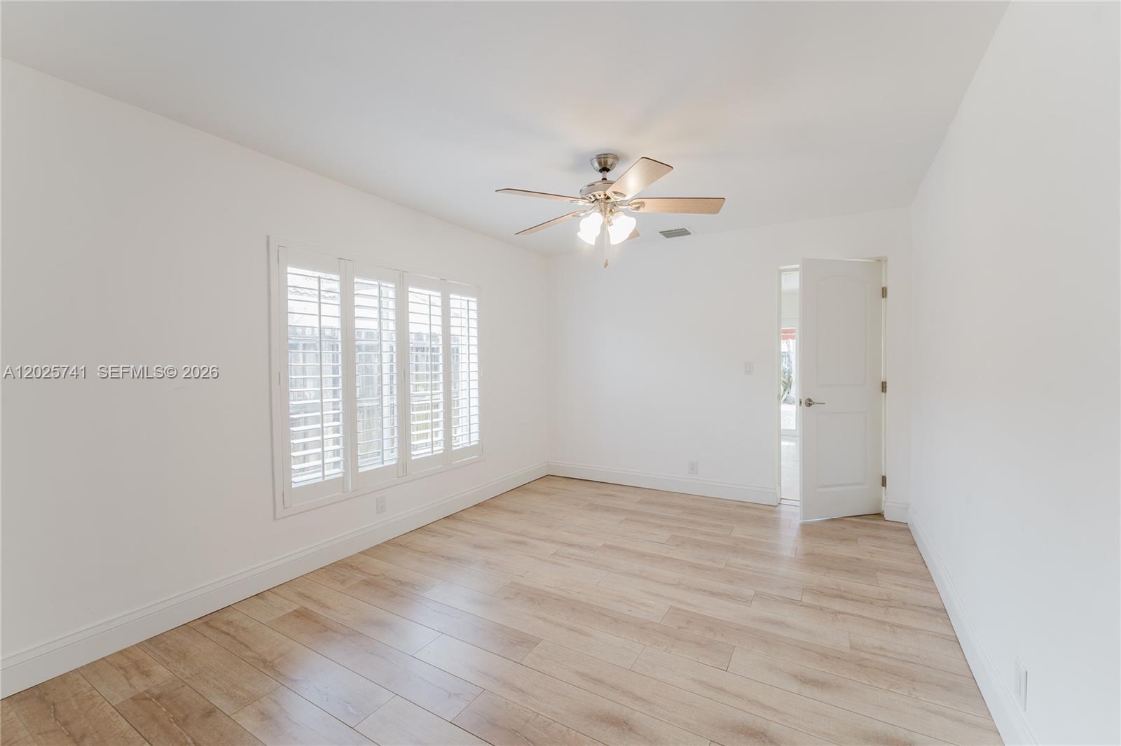 IMPERIAL POINT 2 SEC - Residential Lease