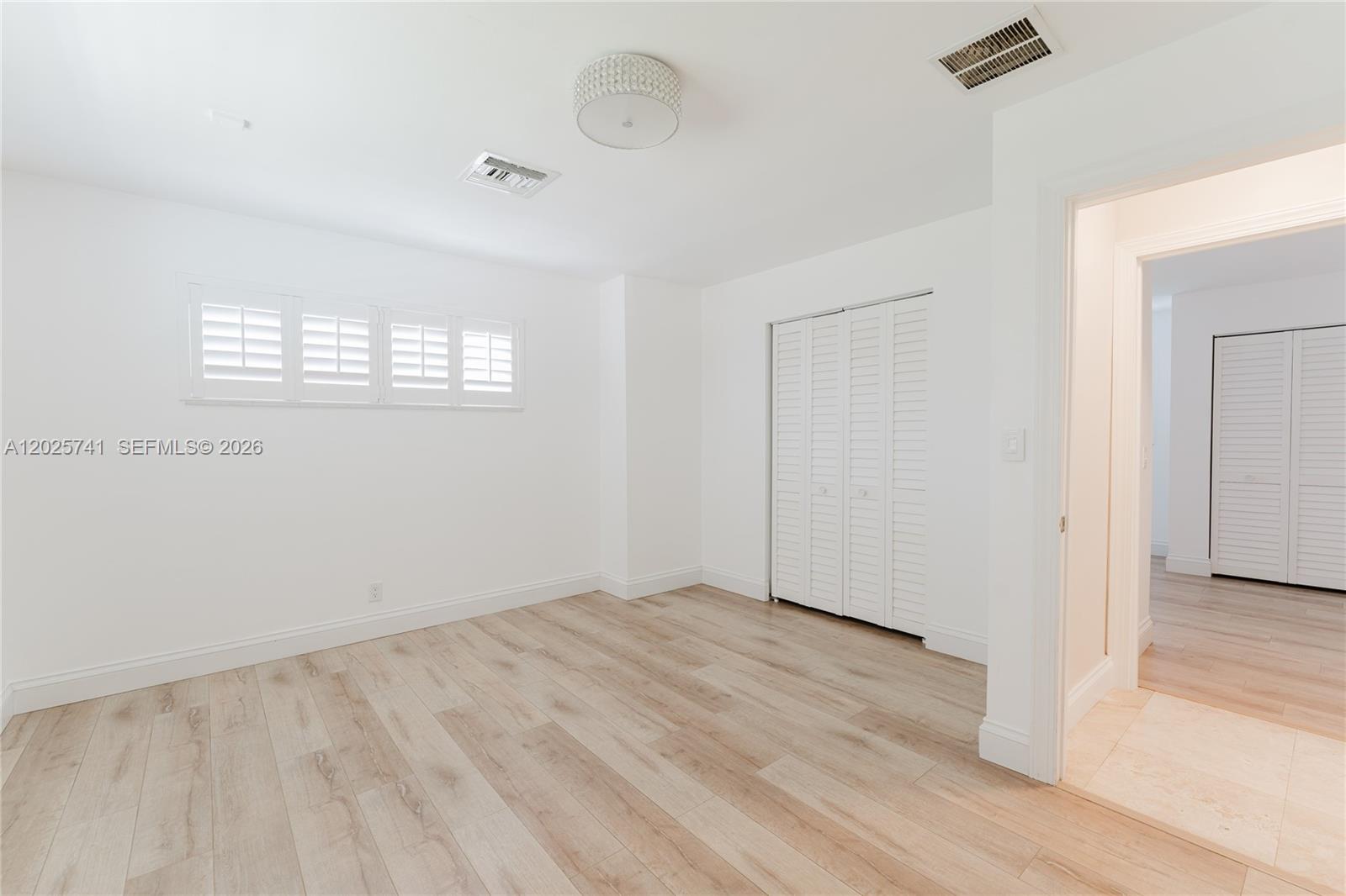 IMPERIAL POINT 2 SEC - Residential Lease