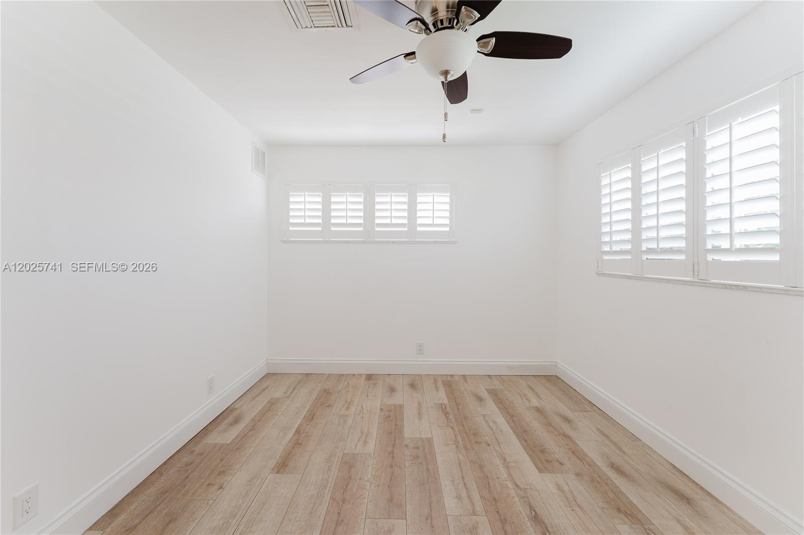 IMPERIAL POINT 2 SEC - Residential Lease