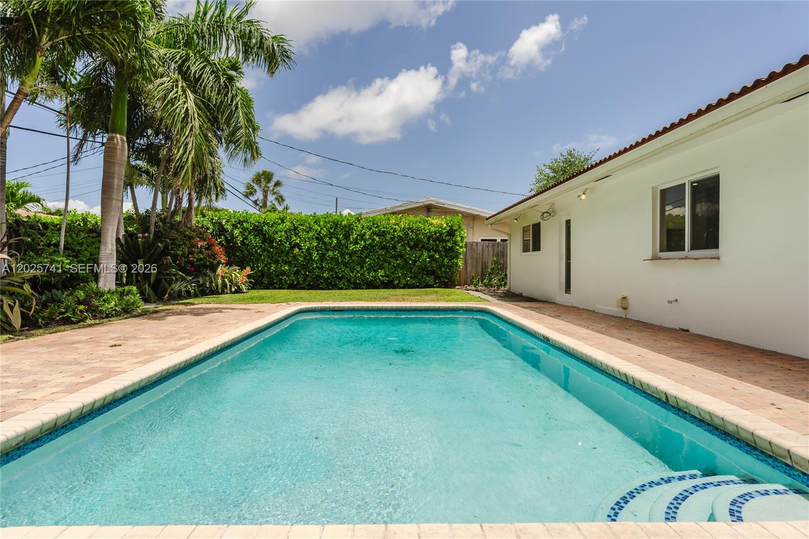 IMPERIAL POINT 2 SEC - Residential Lease